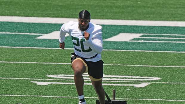 Recovering from ACL surgery, RB Breece Hall pulls weight at Jets' OTAs